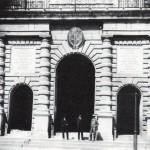 Il portale monumentale dei Palazzi Comunali, così come si presentava prima dei restauri eseguiti tra gli anni '10 e gli anni '20. 